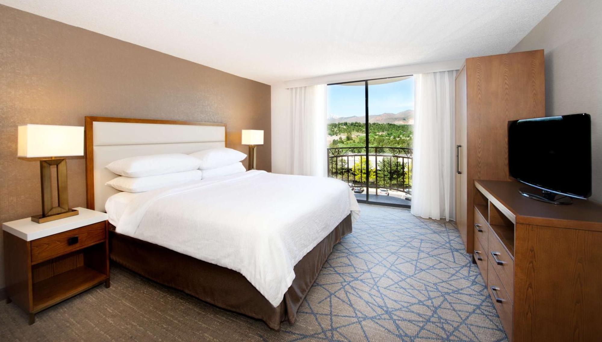 Embassy Suites By Hilton Colorado Springs Ngoại thất bức ảnh