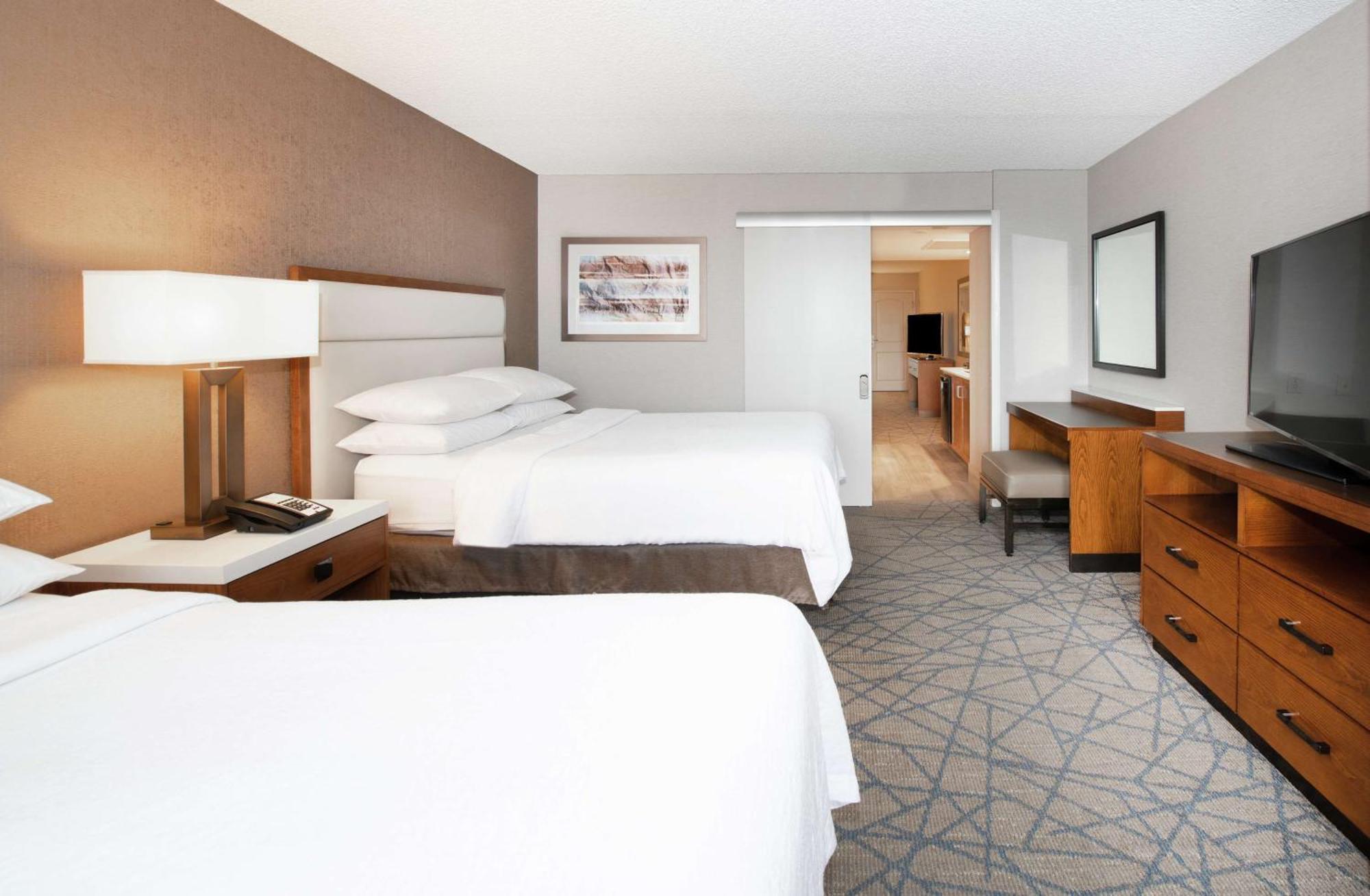 Embassy Suites By Hilton Colorado Springs Ngoại thất bức ảnh