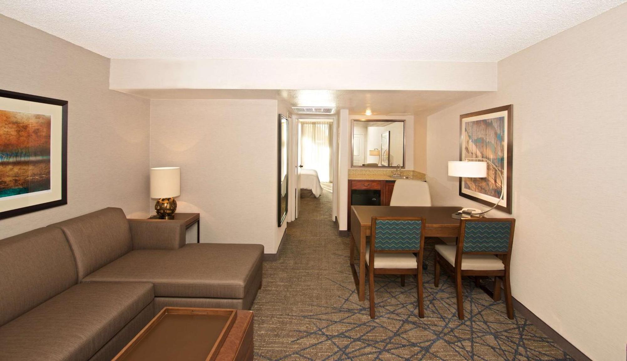 Embassy Suites By Hilton Colorado Springs Ngoại thất bức ảnh