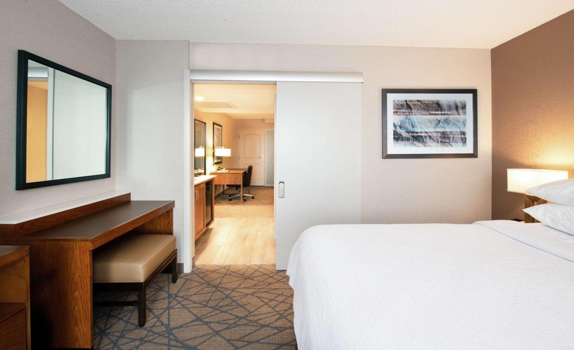 Embassy Suites By Hilton Colorado Springs Ngoại thất bức ảnh