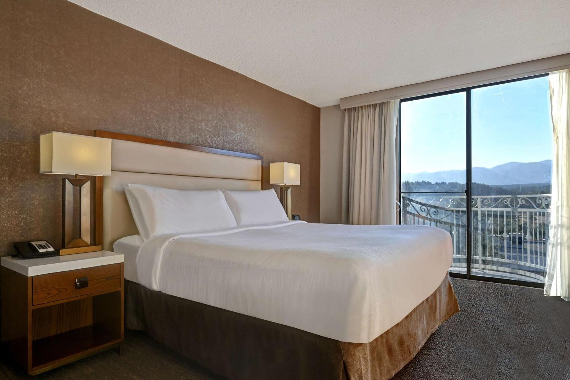 Embassy Suites By Hilton Colorado Springs Ngoại thất bức ảnh
